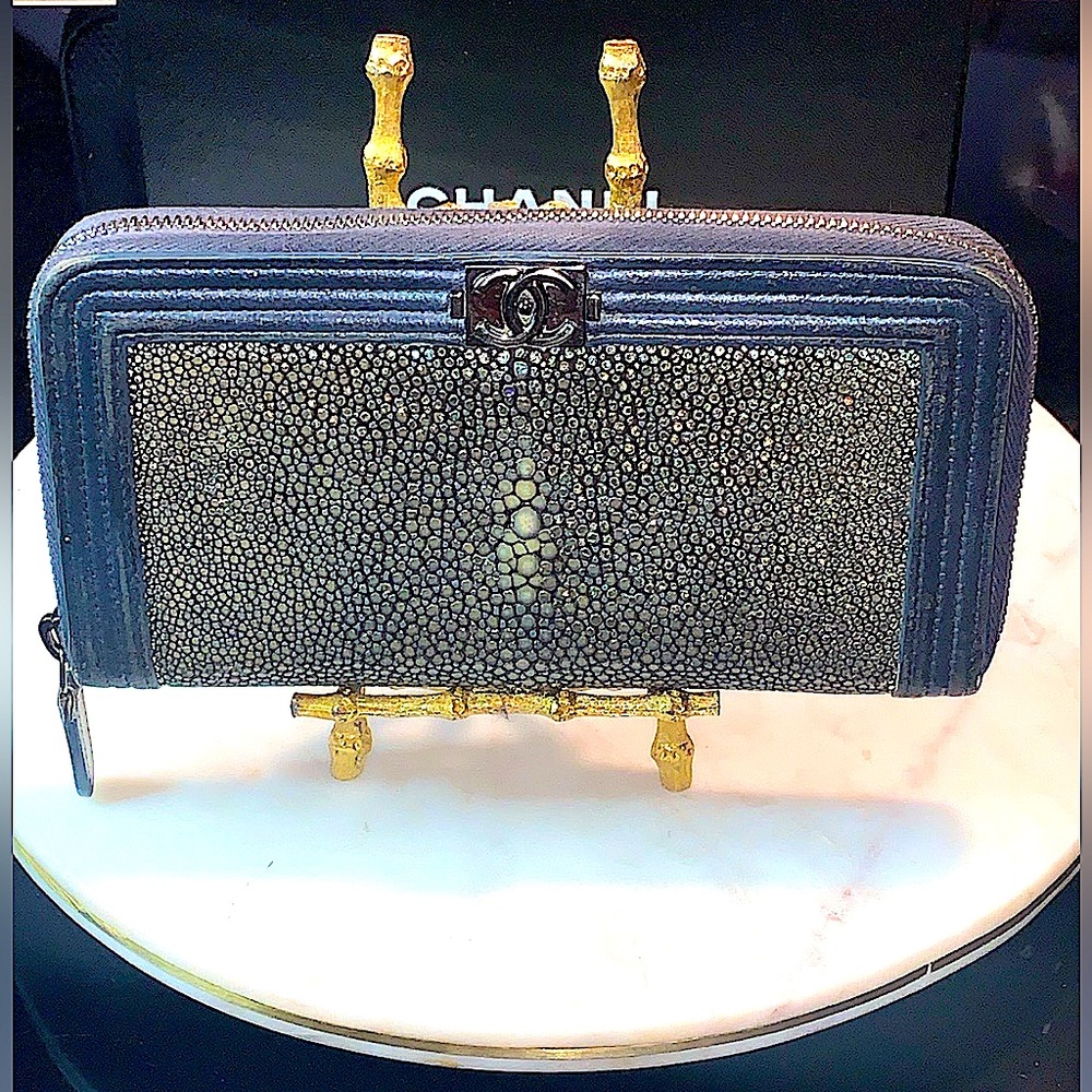 CHANEL GALUCHAT STINGRAY BOY LONG ZIPPY WALLET KARL LAGERFIELD GUNMETAL